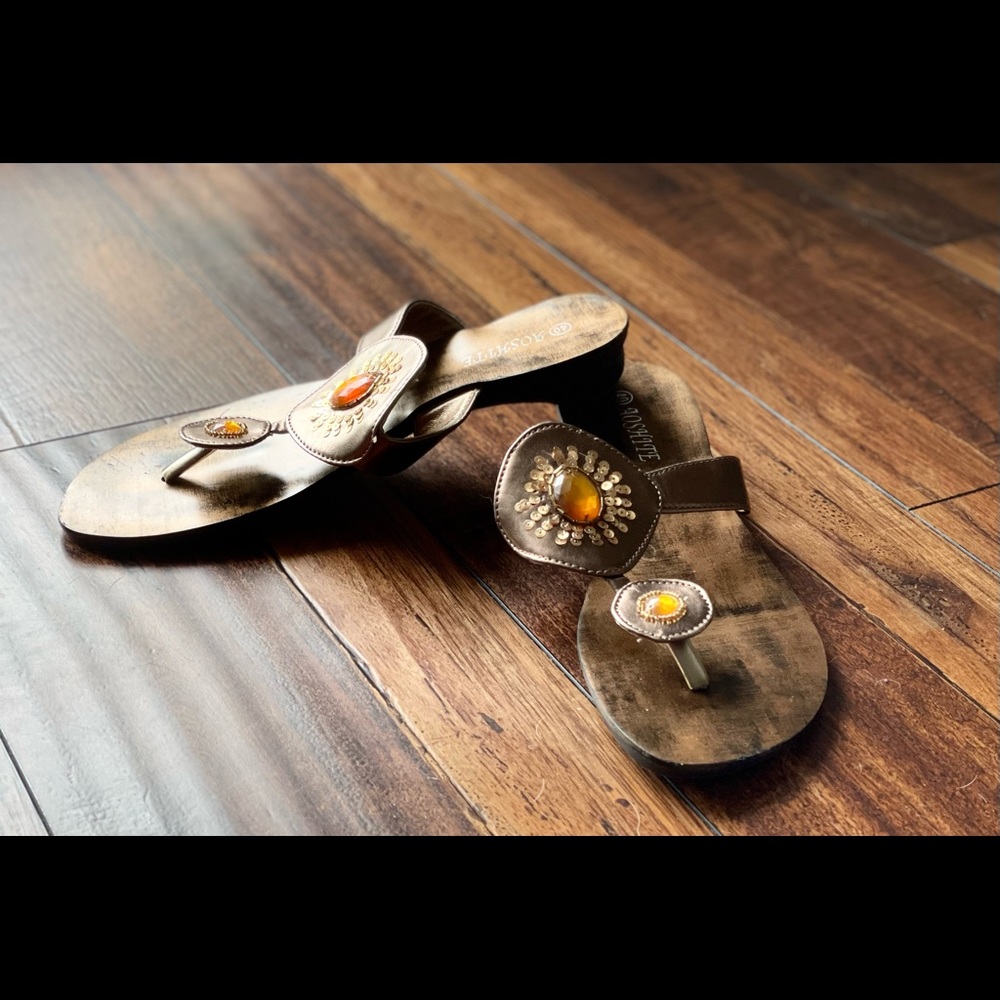 Aoshite Gold sandals thong jeweled, open toe, flip-flops